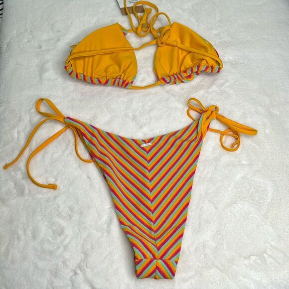 BERLOOK Plush Texture Stripe Halter Bikini Top & Plush Texture Stripe Tie Bottom - Picture 9 of 11